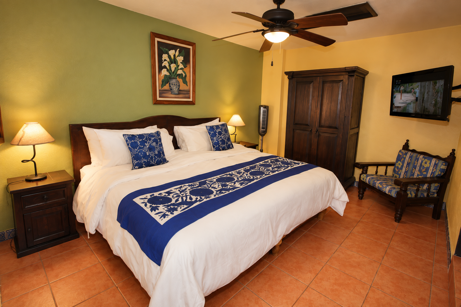 Deluxe King Suite, view 7 of 9